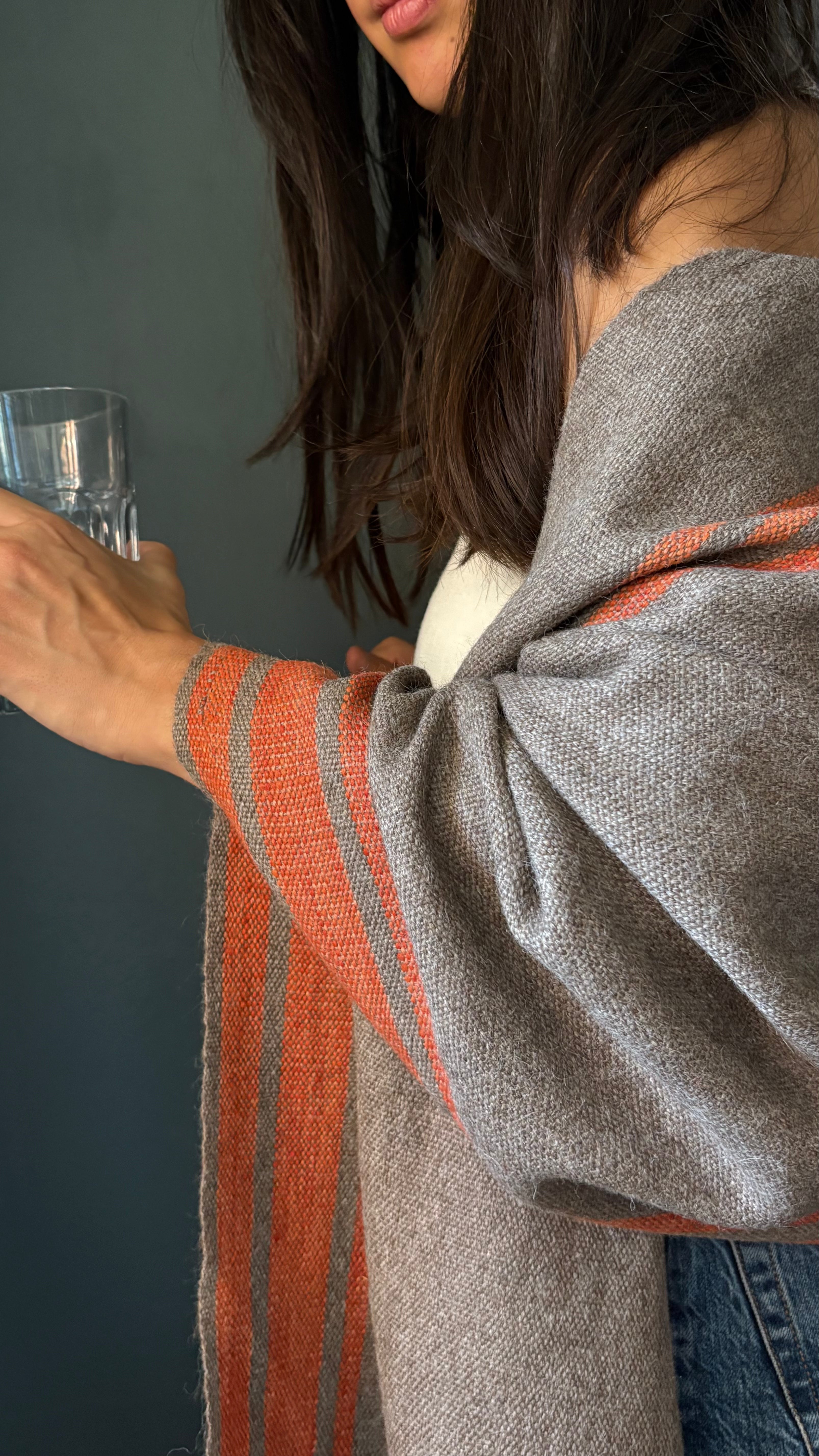 Echarpe 100% Alpaca café con rayas terracotas