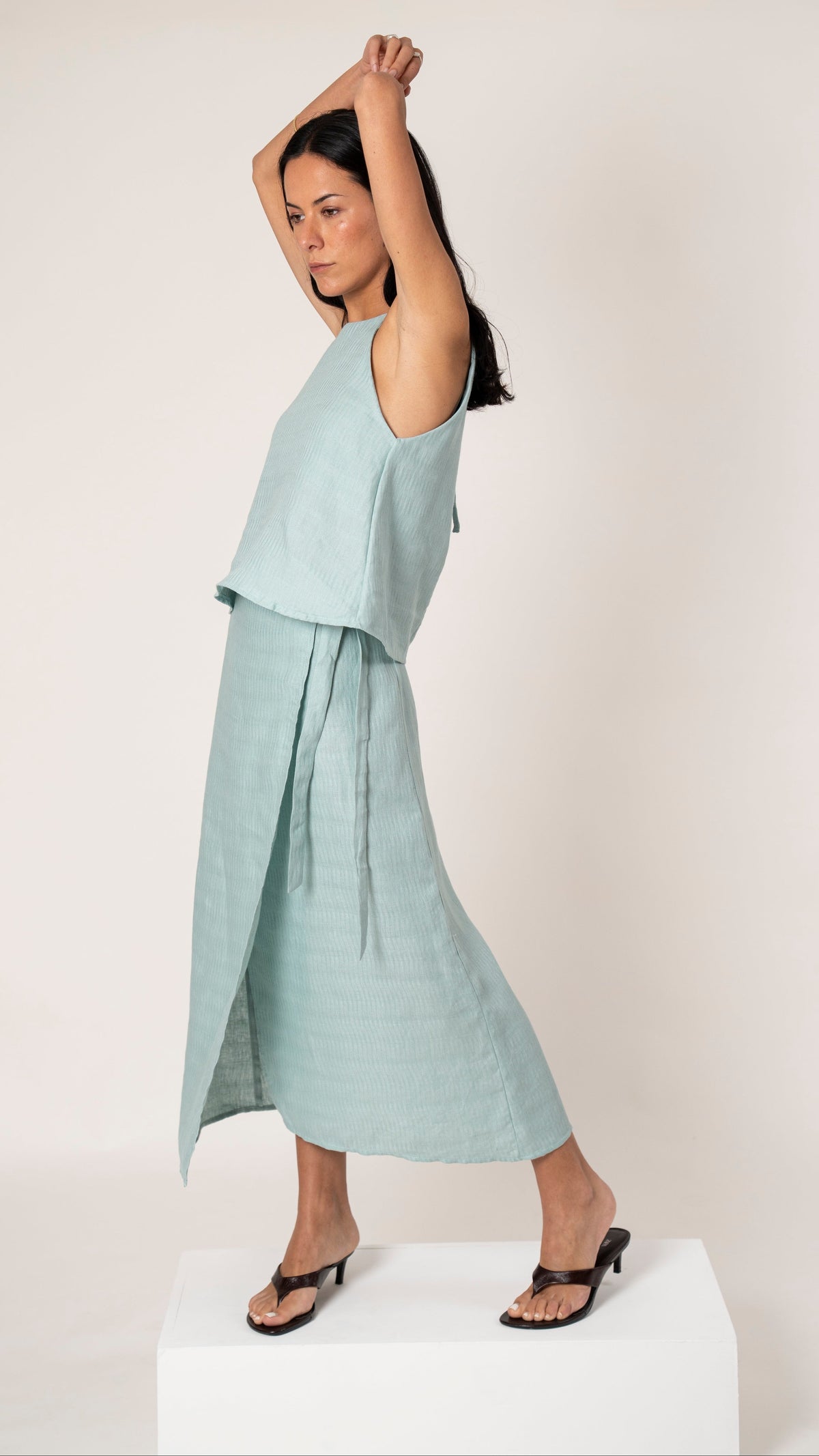 Top halter de lino verde agua Ether con falda pareo con tajo, conjunto completo